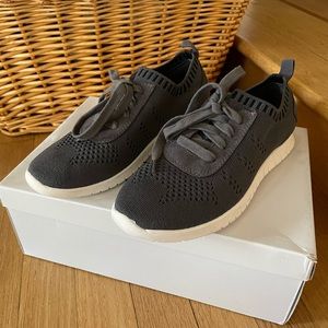 Steve Madden Gray Sneaker
